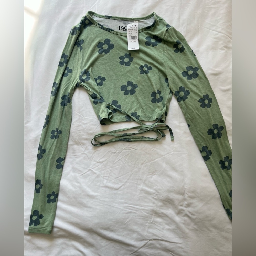 PacSun Cropped Shirt